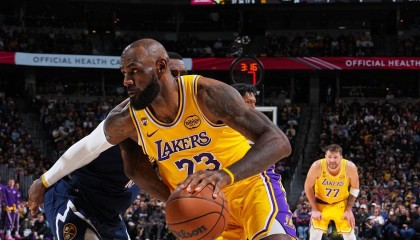 pg模拟器试玩入口-湖人防守回暖破敌！詹皇砍准三双+回应落选全明星首发：毫无反应