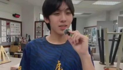 PG模拟器-林志颖儿子Kimi正脸照曝光！昔日萌娃长成180少年，颜值更随妈妈